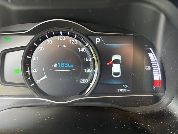 Hyundai IONIQ 15 of 16