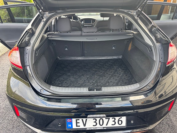 Hyundai IONIQ 10 of 16