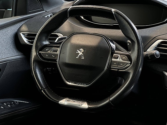 Peugeot 5008 21 of 30