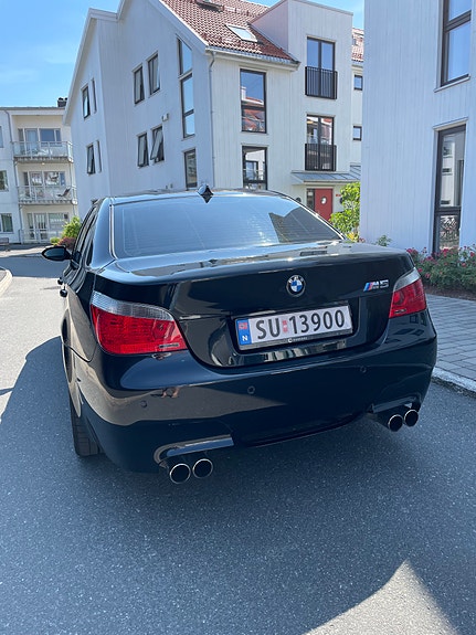 BMW M5 2 of 6