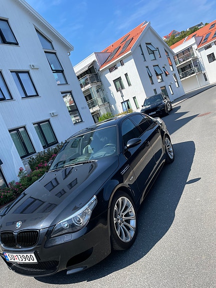 BMW M5 4 of 6