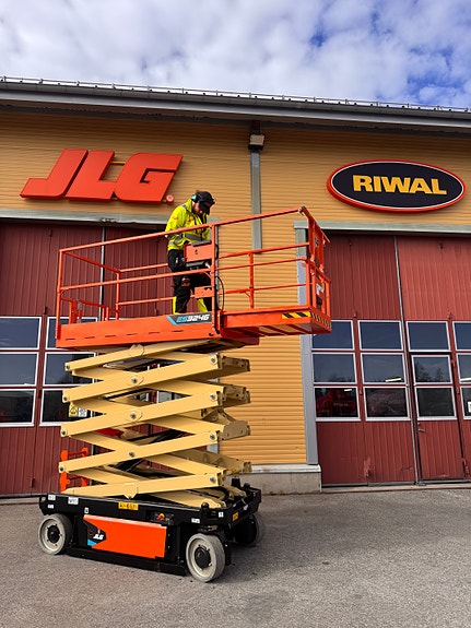 JLG ES3246 2 of 6