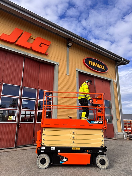 JLG ES3246 4 of 6