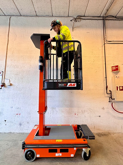 JLG ECOLIFT 2.2 2 of 5