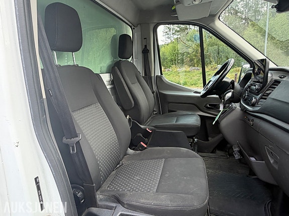 Ford Transit 28 of 30
