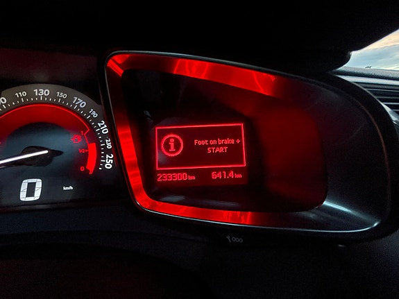 Citroen DS5 7 of 9