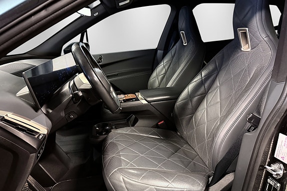 BMW iX 18 of 30