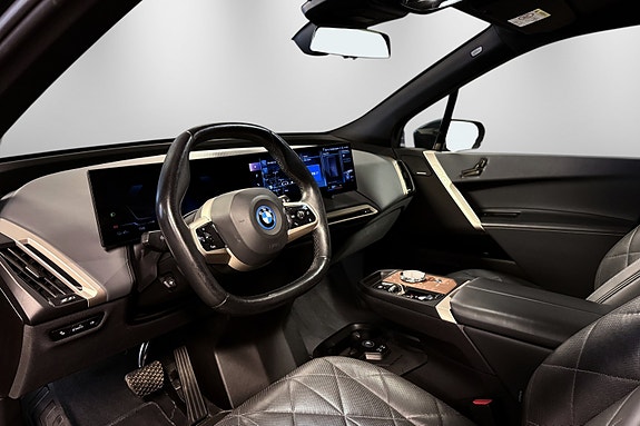 BMW iX 19 of 30
