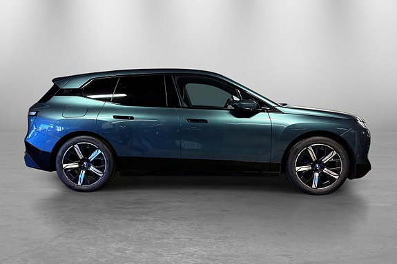 BMW iX 5 of 30