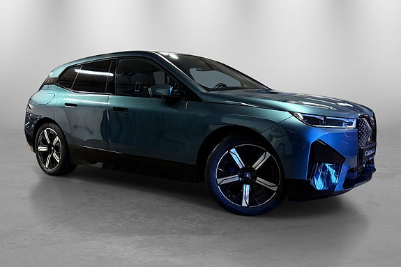 BMW iX 15 of 30