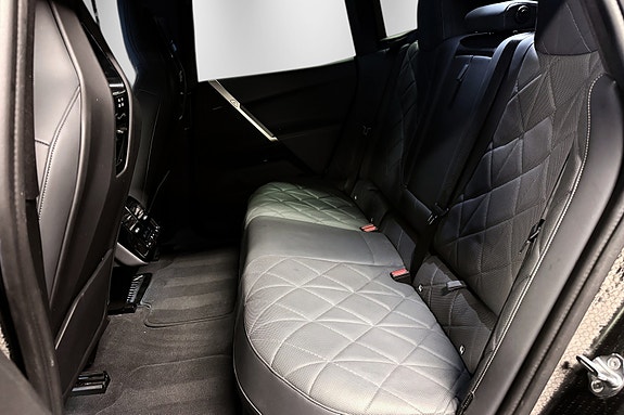 BMW iX 26 of 30