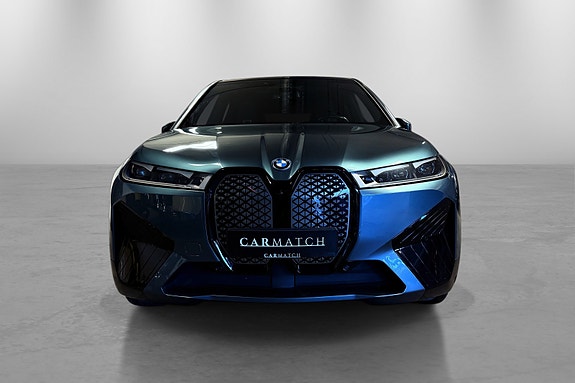 BMW iX 2 of 30