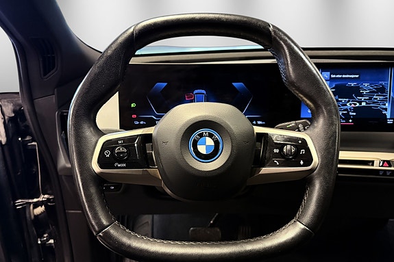 BMW iX 29 of 30