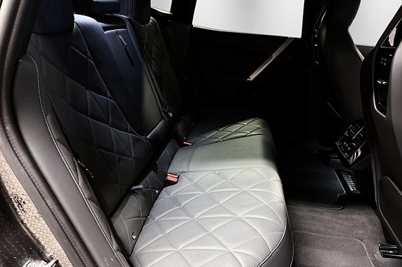 BMW iX 24 of 30