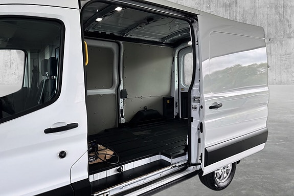 Ford Transit 17 of 25