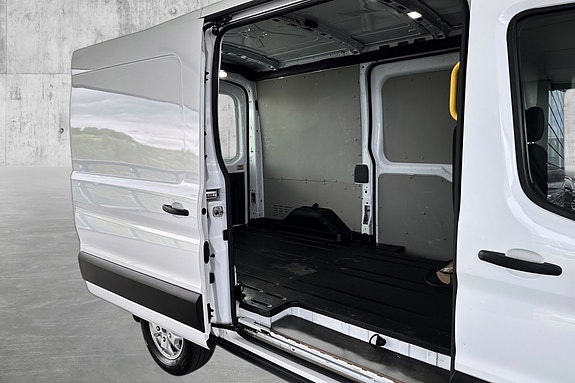 Ford Transit 11 of 25