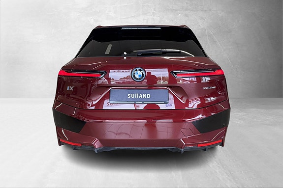 BMW iX 4 of 28