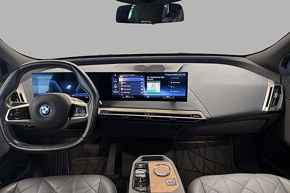 BMW iX 9 of 28
