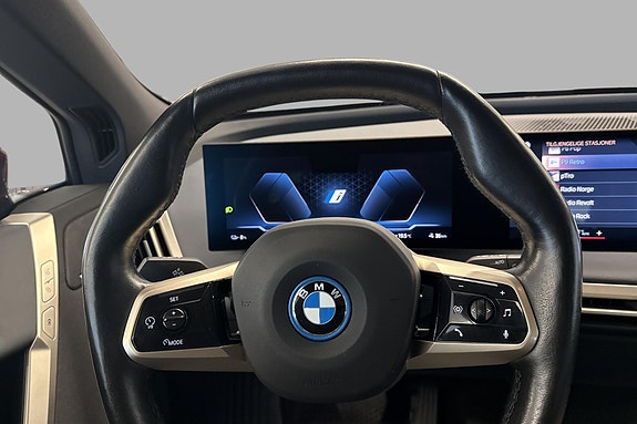 BMW iX 10 of 28