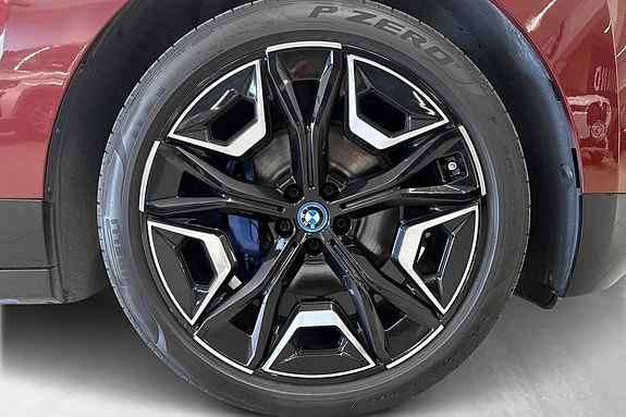 BMW iX 26 of 28