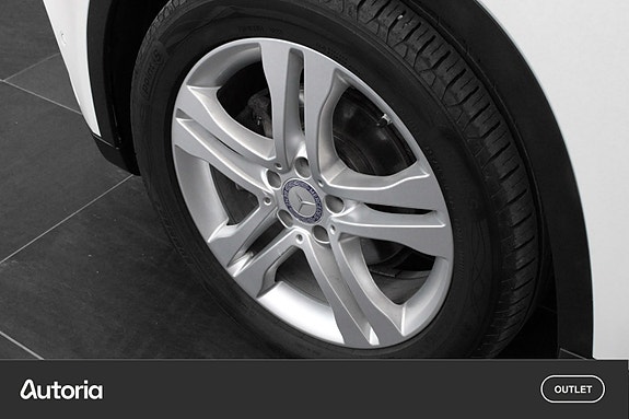 Mercedes-Benz GLA200 d 4 of 27