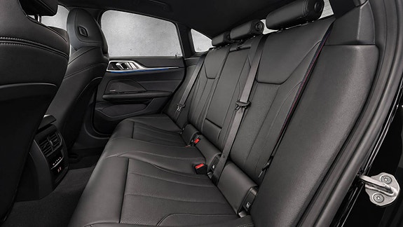 BMW i4 16 of 30