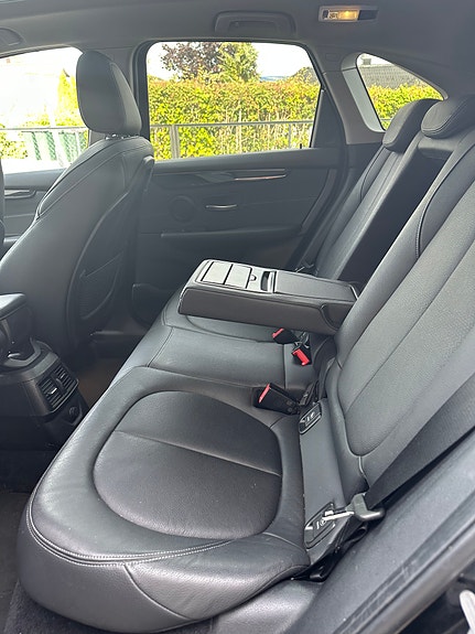 BMW 225xe 9 of 12