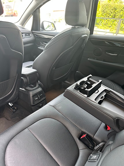 BMW 225xe 10 of 12