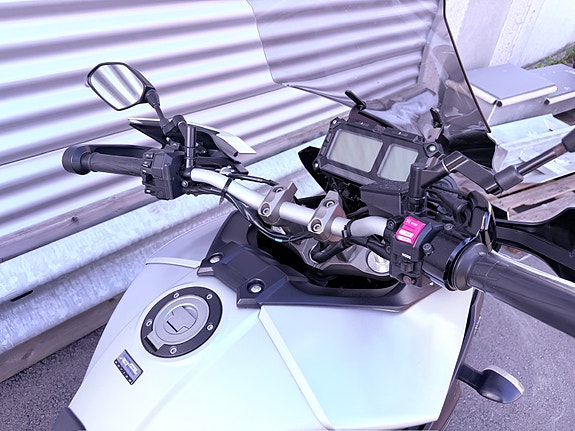 Yamaha MT-09 3 of 8