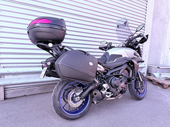 Yamaha MT-09 2 of 8