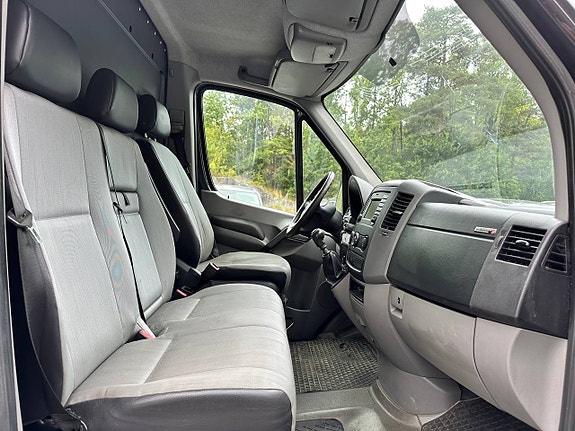Volkswagen Crafter 13 of 30
