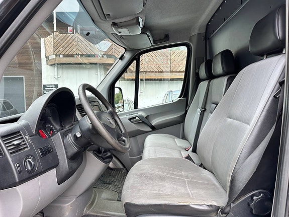 Volkswagen Crafter 8 of 30