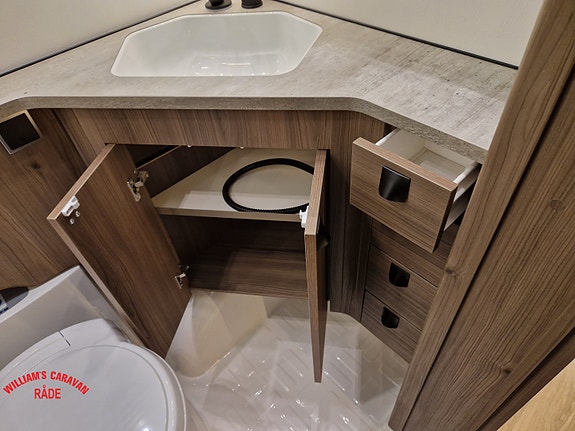 KABE Ametist 560 GLE | Dobbeltseng | Rundsitter | Alde | Helårsvogn 28 of 30