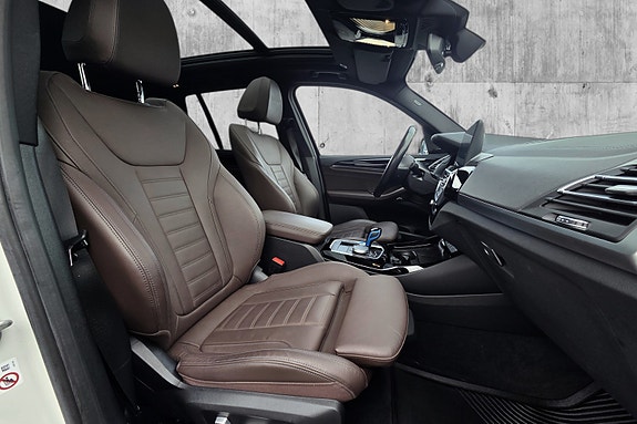 BMW iX3 22 of 30