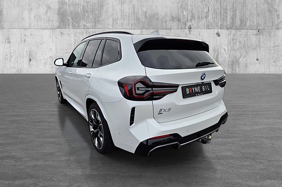 BMW iX3 6 of 30