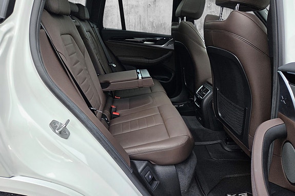 BMW iX3 26 of 30