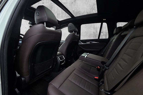 BMW iX3 25 of 30
