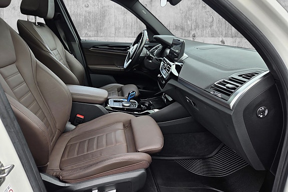 BMW iX3 21 of 30