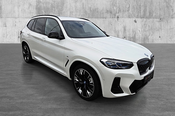 BMW iX3 13 of 30