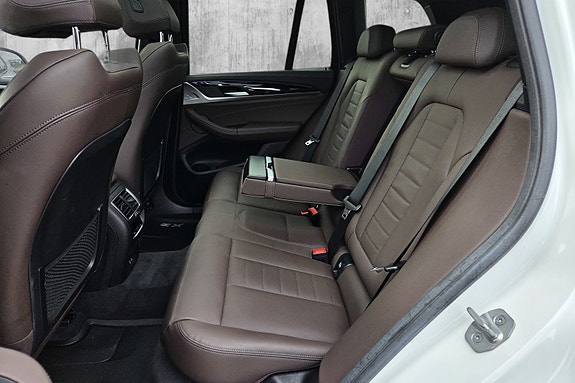 BMW iX3 23 of 30