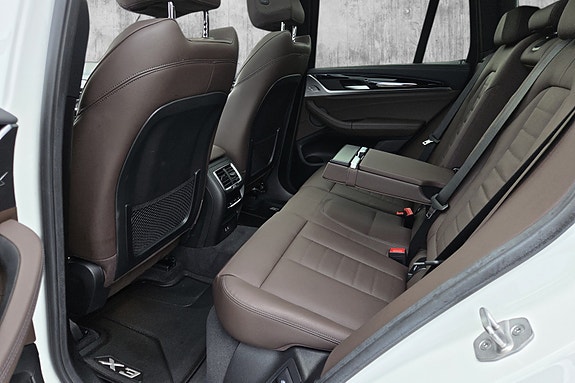 BMW iX3 24 of 30