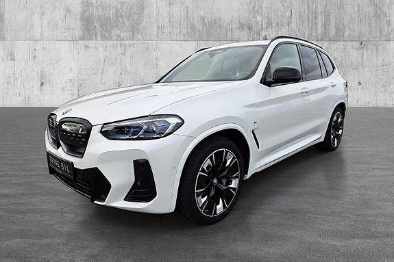 BMW iX3 3 of 30