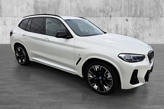 BMW iX3 12 of 30