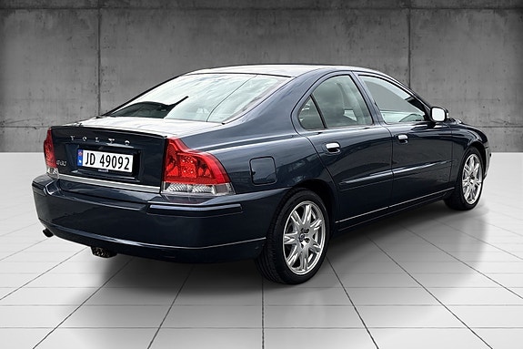 Volvo S60 3 of 17