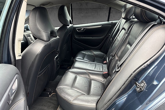 Volvo S60 13 of 17