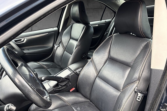 Volvo S60 9 of 17