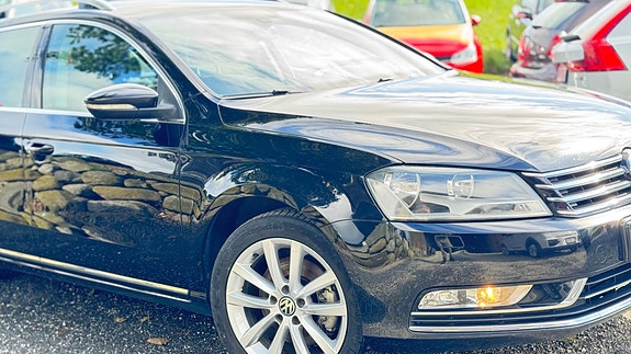 Volkswagen Passat 2 of 26