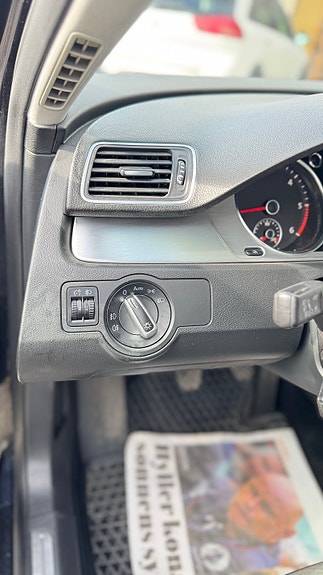 Volkswagen Passat 15 of 26