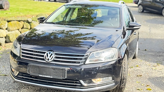 Volkswagen Passat 5 of 26