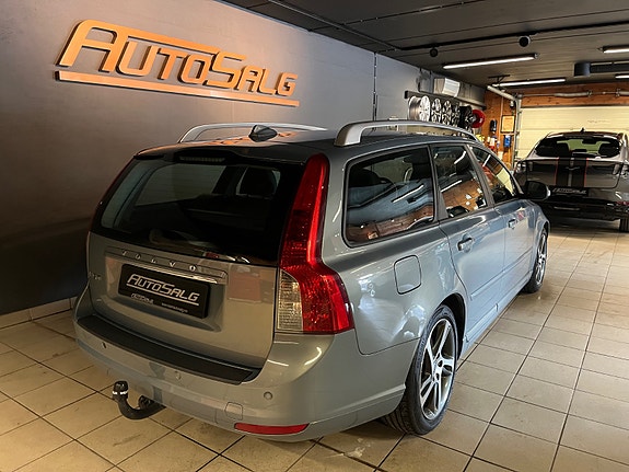 Volvo V50 10 of 27